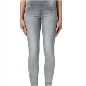Light gray rock and republic skinny Jeggings.